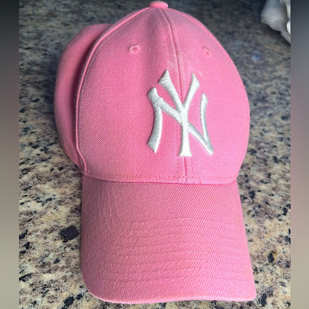 NY Yankees Pink Hat